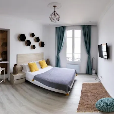 Rully Apartment *
